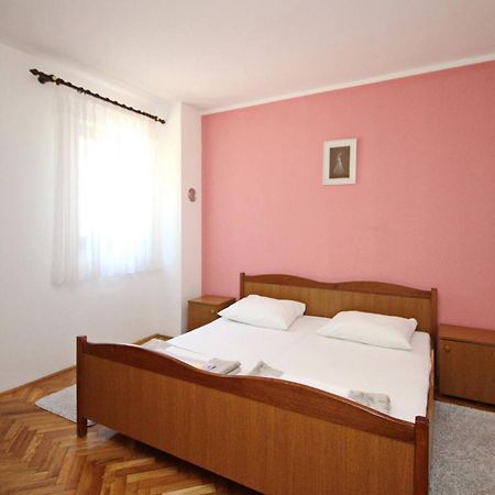 Apartments Karamarko Башка Экстерьер фото
